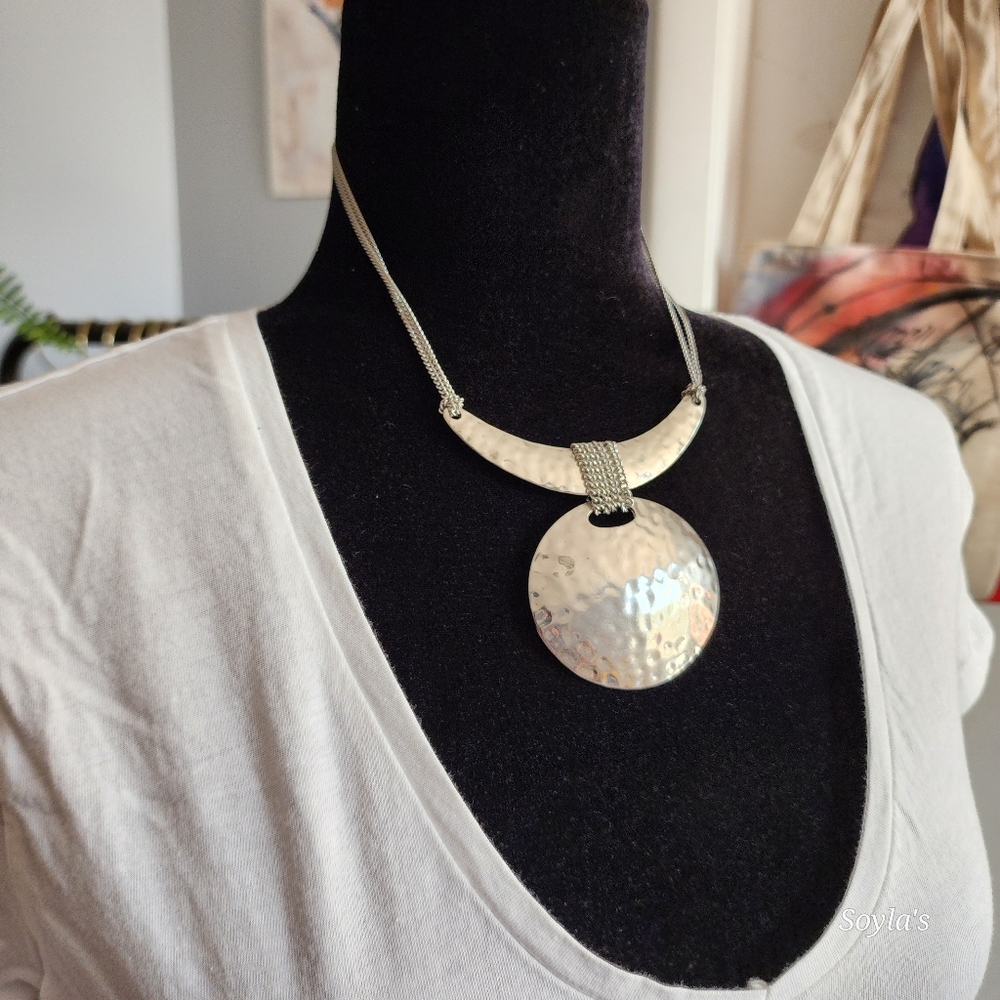 Statement Shocker Necklace - Picture 2 of 4